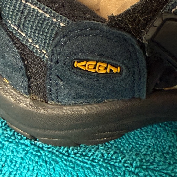 Keen Little Kids Boys Sz 13 Waterproof Washable Closed Toe Hiking Shoes - Picture 3 of 8